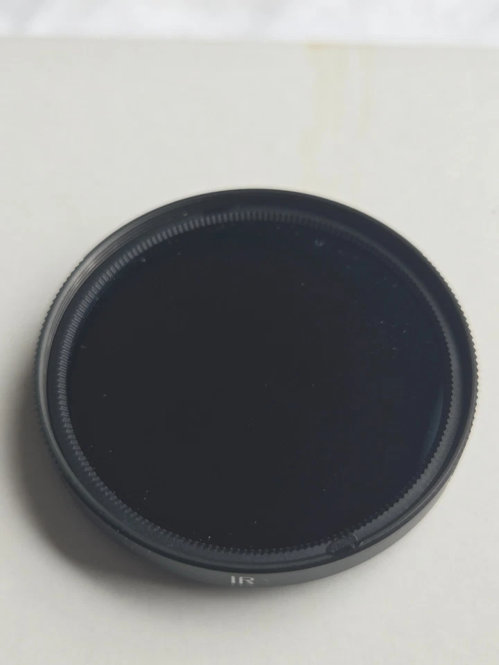 Original Leica 39mm Infrared (IR) Filter E39 Black in Excellent Condition - Image 2 of 4