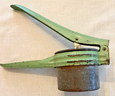POTATO RICER  JADITE GREEN RUSTIC COUNTRY KITCHENWARE USED VINTAGE GREEN METAL