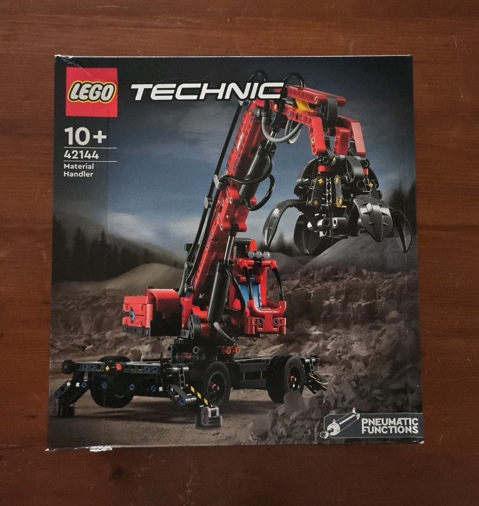 Lego 42144 - La grue de manutention - boîte neuve et scellée