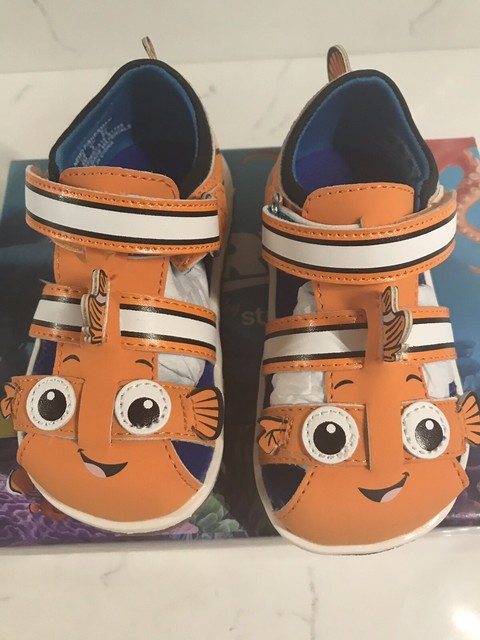 surprize by stride rite sandals