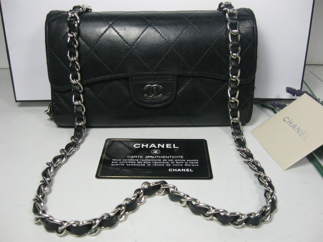 chanel 2.55 maxi