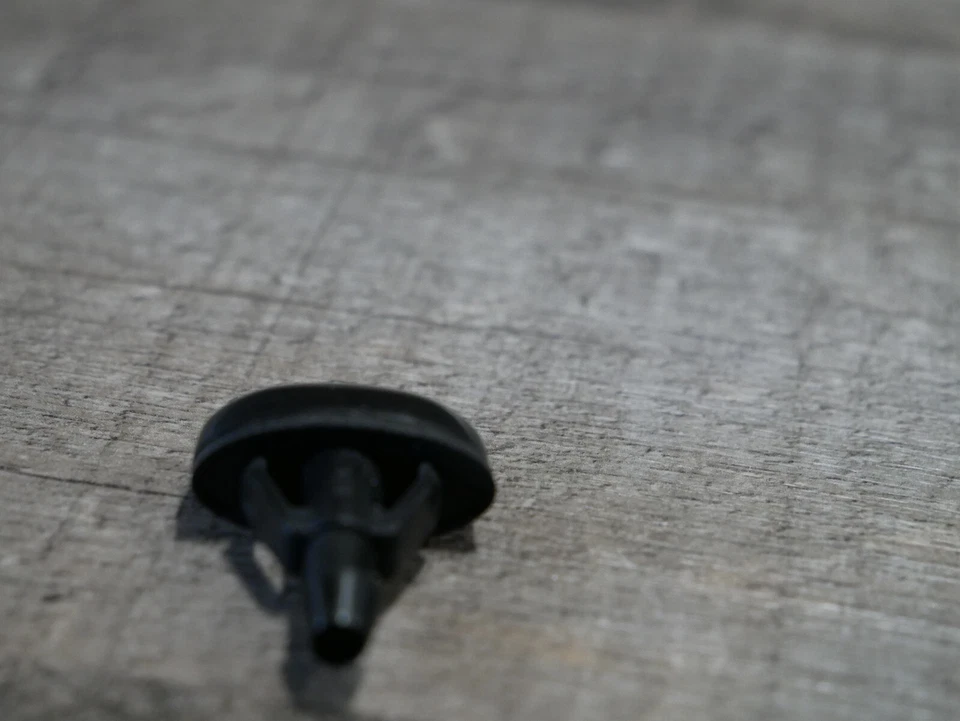 Boquilla inyectora limpiaparabrisas trasero Chevrolet Daewoo Matiz Spark M200 96448305 - Imagen 4 de 4