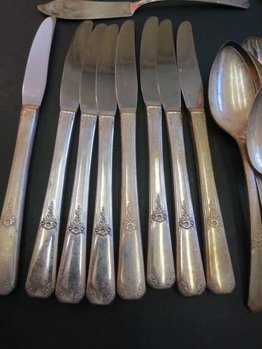 WM Rogers Silver-plate Flatware RIO Pattern Oneida 46 Pieces Good Condition - Picture 5 of 23