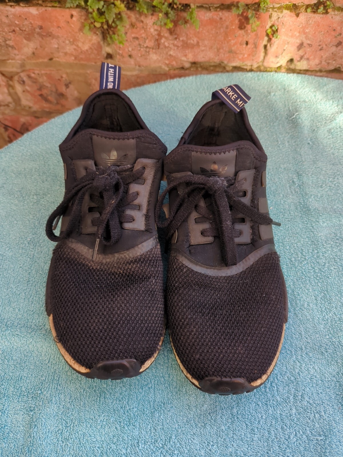 SAOLA Scarpe da ginnastica Adidas NMD R1 Sports Boost taglia 10 nere suola in gomma scarpa