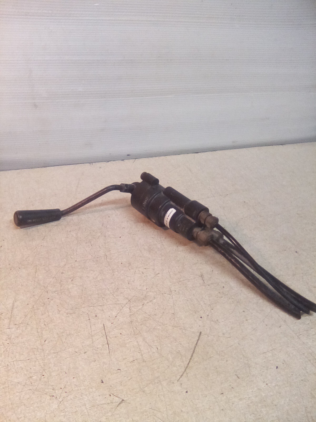 1987 International Bendix Trailer Brake Valve T-294095-B