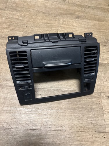 2007-2011 NISSAN VERSA Dash Panel Center Radio Trim Cover Molding OEM 68260EM31C - 第 1/5 張圖片