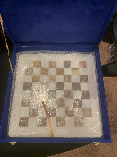 APEXGLOBAL MARBLE / ONYX - CHESS SET, with Case. **Case have some Scuffs** - Picture 5 of 9