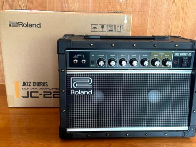 NEU Roland JC-22 Jazz Chorus kompakter Gitarren-Combo-Verstärker schwarz aus ...