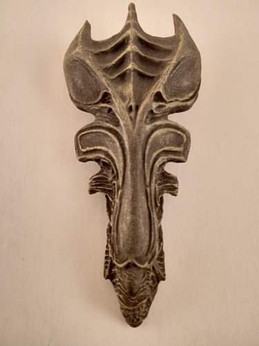 Película Alien(s) *BROCHE PRENDEDOR CABEZA REINA* Firmado por Randy Bowen 1991 Aproximadamente 3" de largo