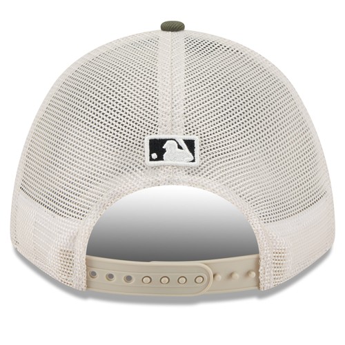 Herren New Era Hellbeige/Oliv Baltimore Orioles 2025 Armed Forces Day 9FORTY - Bild 4 von 5