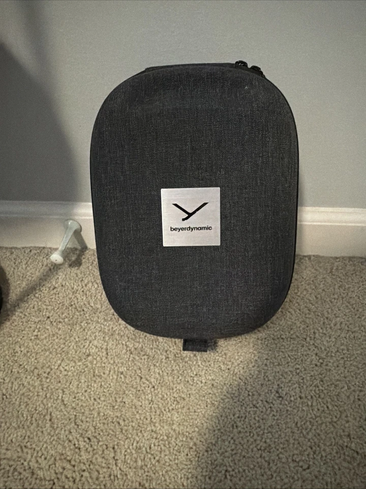 Beyerdynamic T1 3rd Gen Dynamic High End Tesla Headphones - Image 3 of 4