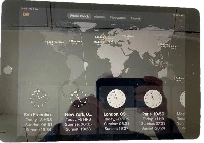 Apple iPad 8th Gen. 128GB, Wi-Fi, 10.2 in - Space Grey. Immaculate Condition - Image 2 of 4