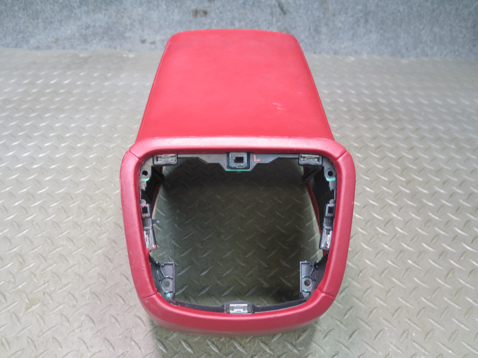 2017-2020 MASERATI LEVANTE M161 REAR CENTER CONSOLE TRIM COVER PANEL