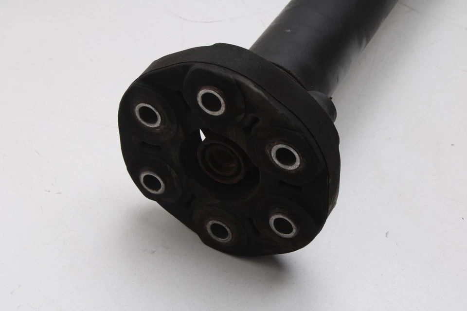 Mercedes-Benz E350 Sport 2010-2016 4Matic 3,5 L AWD AT hélice del eje de transmisión trasero Foto 3 de 4