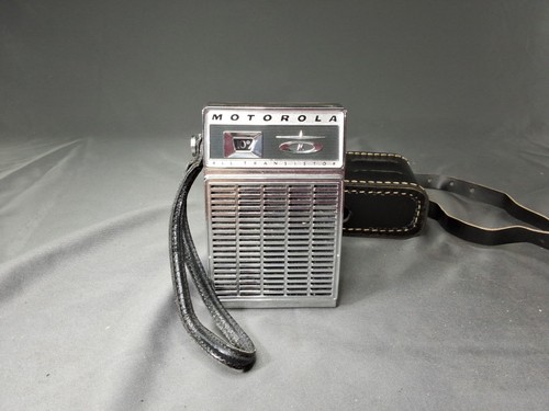 Radio Motorola X25E portatile a tutti i transistor radio cromata con cinturino e custodia - Foto 1 di 16