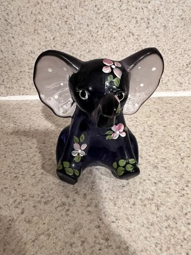 FENTON ART GLASS 2005 VIOLET FLORAL SITTING ELEPHANT FIGURINE~D. WRIGHT