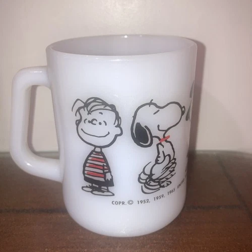 Vintage 1965 Federal Milk Glass PEANUTS SNOOPY CHARLIE LUCY Coffee Mug