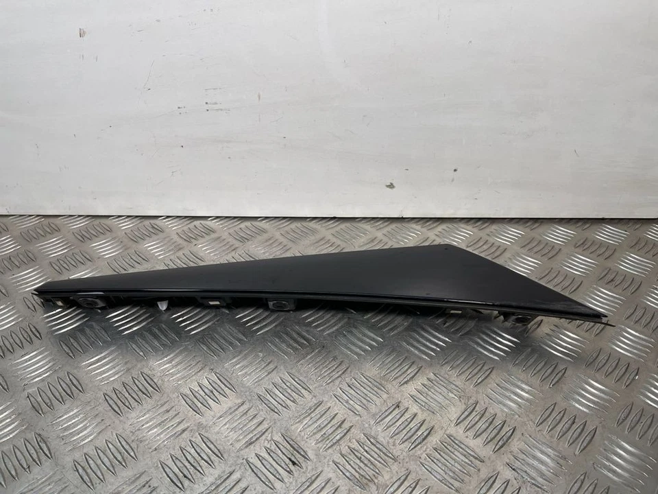 Moldura puerta trasera peugeot 2008 ii 2021 9826305280 liq13453 Foto 4 de 4