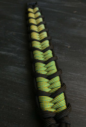 Handmade Color-Change "Framed Fishtail Belly" Paracord Bracelet for 7 3/4" Wrist - Picture 4 of 6