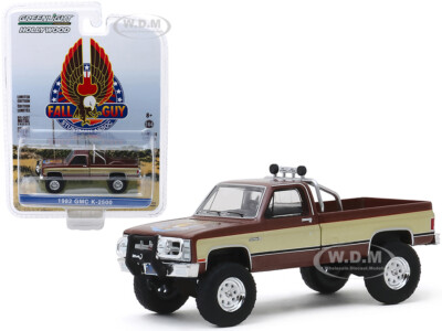 1982 GMC K-2500 PICKUP TRUCK BROWN THE FALL GUY 1/64 DIECAST GREENLIGHT 44860 F