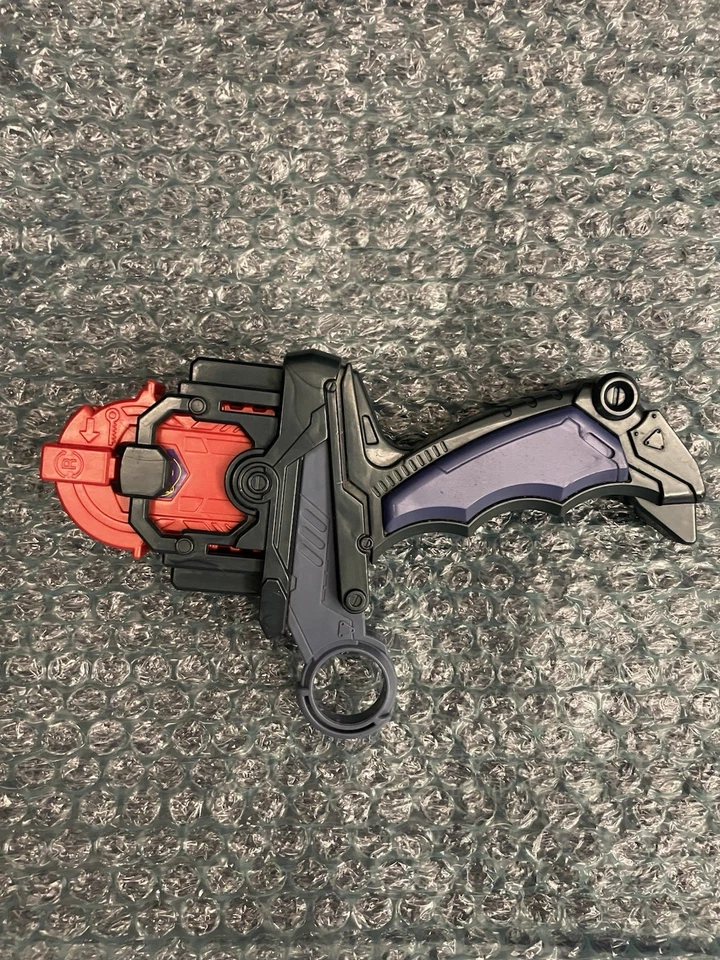 Beyblade Metal Masters Custom Grip + Storm Capricorn Launcher - Immagine 3 di 4