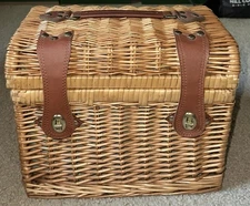 Picnic Time Napa Set For 2 Lined Basket Glasses-Napkins-Wine Opener & Knife