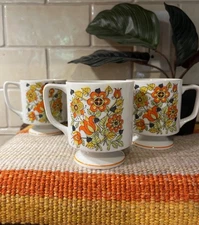 VTG Flowercart Footed Pedestal Coffee Mugs Cups Ceramic Flower MCM 1960s/‘70s