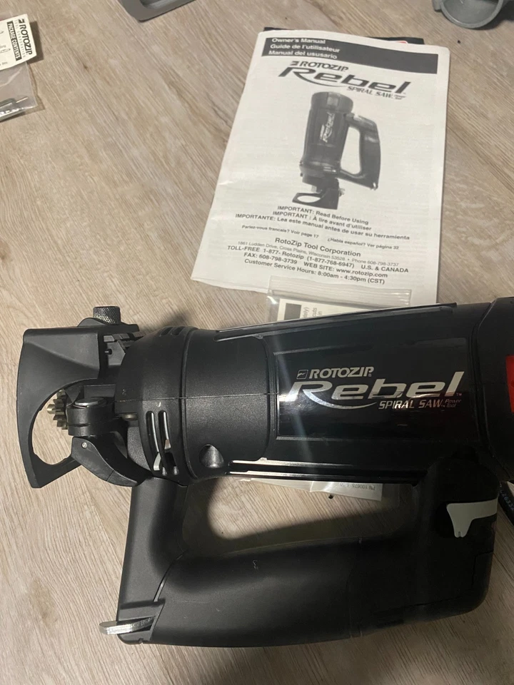 Sierra espiral RotoZip Rebel con accesorio Zip Mate y estuche - Excelente estado Foto 3 de 4