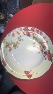 222 Fifth Lutece Fleur Rouge Salad Plate Summer Botanical Cream Rim set of 8