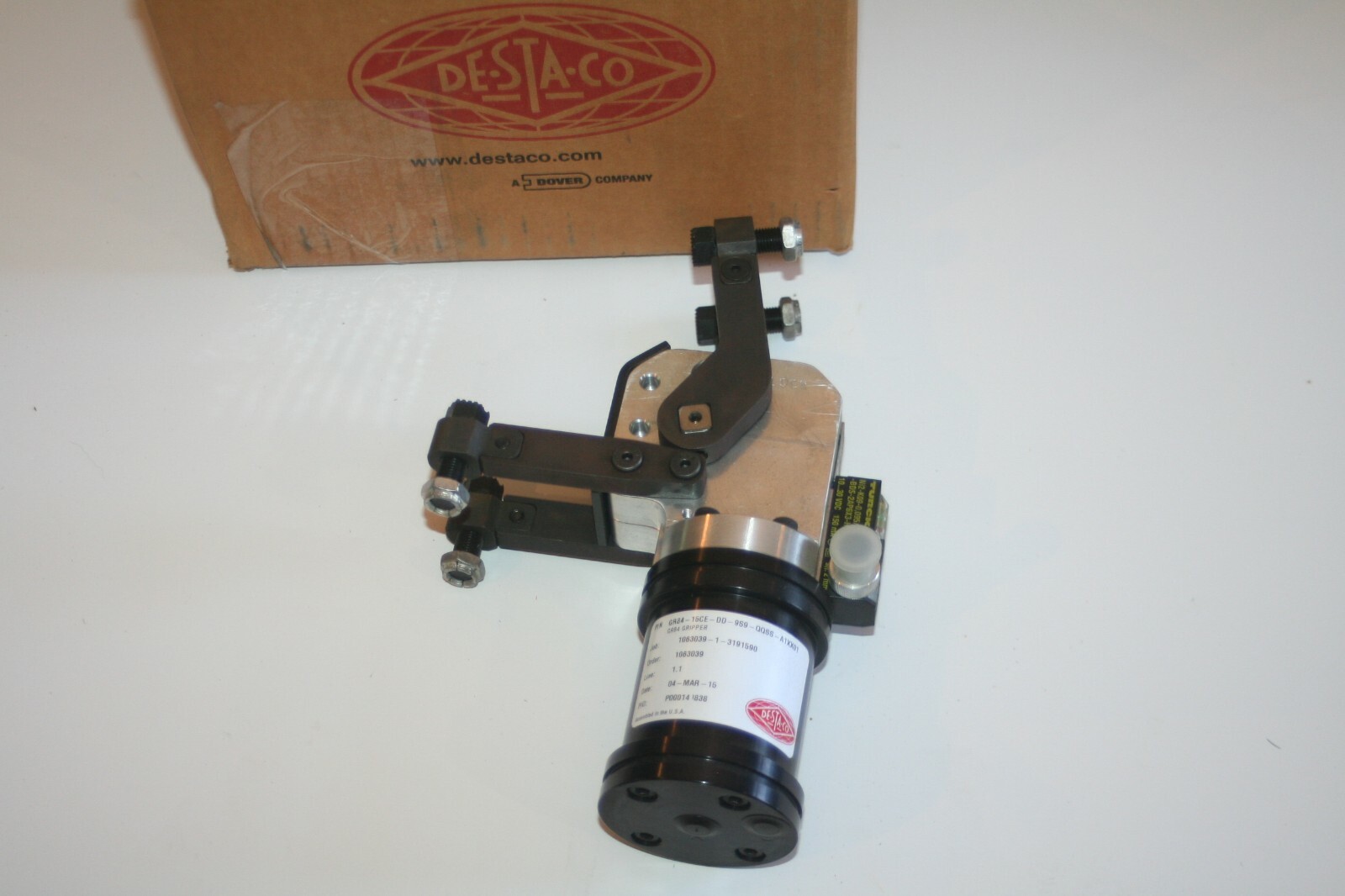 DESTACO GR84-15CE-DD-9S9-QQSS-A1XX01 Pneumatic Gripper W/Turck Sensor * NEW *