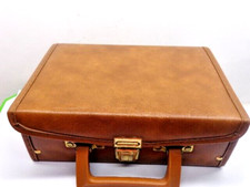 Vintage Vinyl 24 Cassette Audio Tape Carrying Case SERVICE MFG. Co. Faux Leather