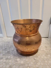 DECORATIVE LARGE HAMMERED COPPER PLANTER PRE-OWNED