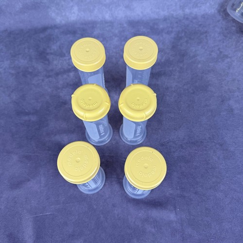 Medela Breast Milk Storage Bottles Lot Baby Feeding w/ 6 Labeling Lids Day Week - Picture 5 of 8