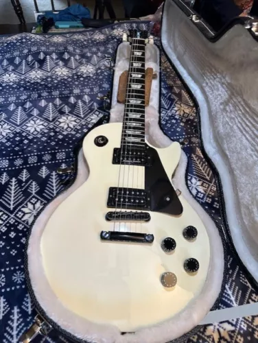 2004 Gibson Les Paul Studio  "Alpine White"