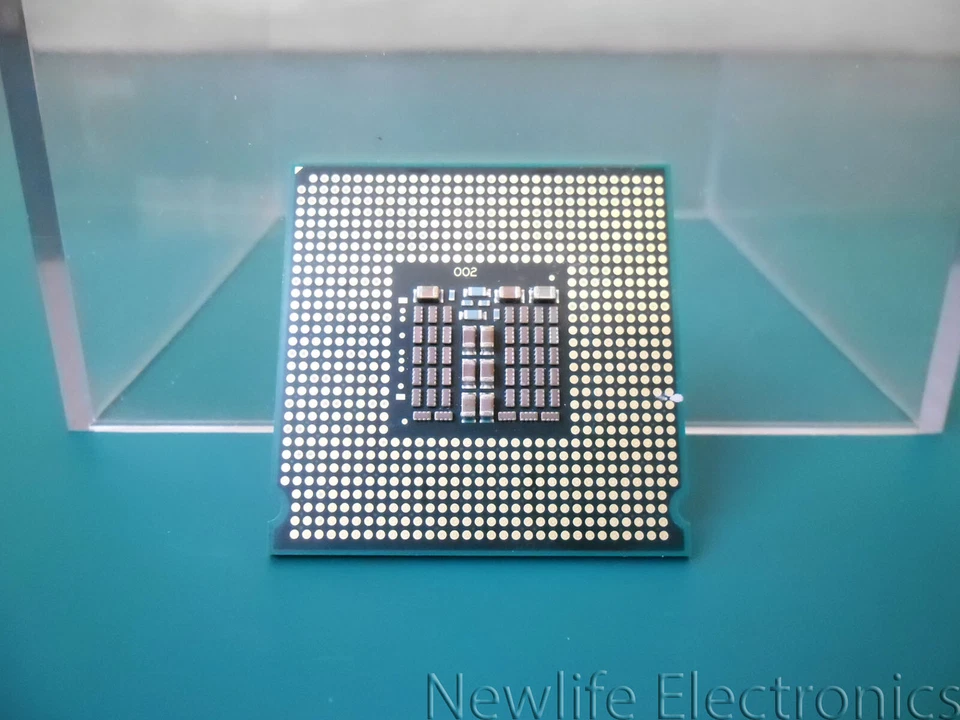 HP 466658-B21 Intel Xeon L5420 2.50GHz CPU (463719-001) w/ Heatsink - Image 3 of 4