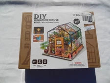 Rolife Cathy's Flower House DG104 DIY Miniature Kit New Sealed