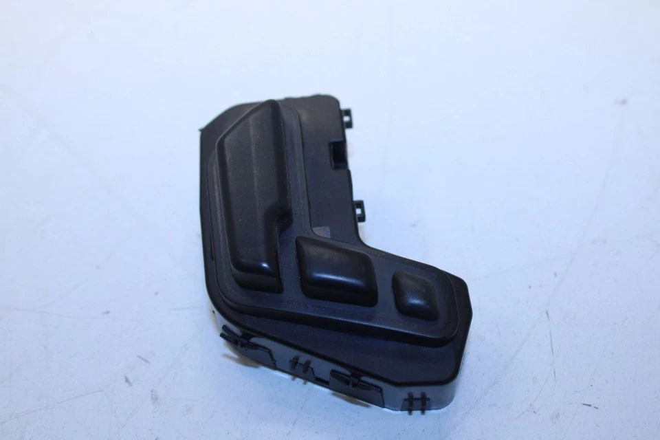 12-15 Mercedes-Benz ML350 Front Passenger Right Side Door Seat Adjustment Switch - Image 3 of 4
