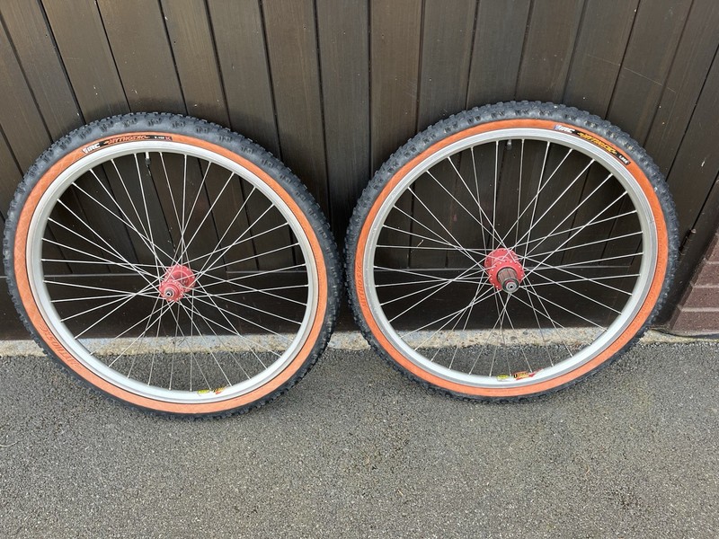 Retro rare 26” MTB XC Goldtec Red Hubs Wheel Set Front and Rear Mavic D521 Rims