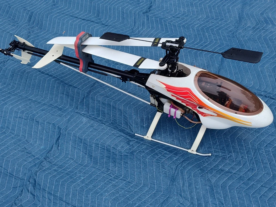 Thunder Tiger Raptor 30 Nitro Helicopter O.S. MAX Engine & Futaba ARF - Image 3 of 4