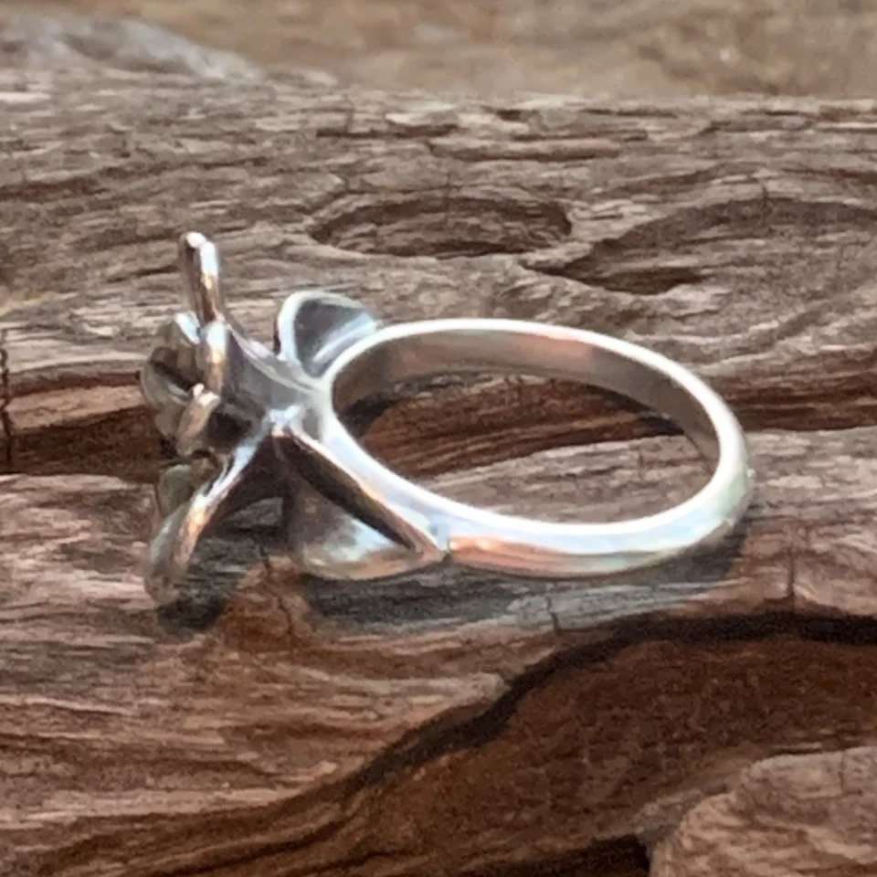 Anillo James Avery Retirado Oro 18K y Plata de Ley Anillo Flor Abril Talla 7.5 Foto 4 de 4