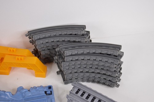 Lot of Thomas the Train Trackmaster Track Pieces w/ Pull-Back Percy Replacements - Picture 10 of 13