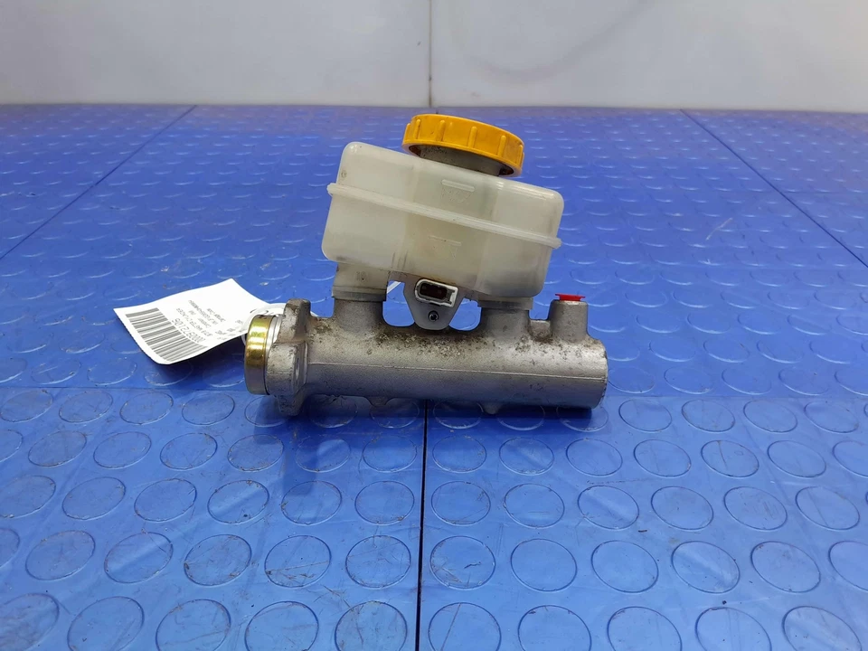 Conjunto de cilindro maestro de freno Subaru WRX Legacy Impreza Baja OEM 26401AC220 Foto 3 de 4