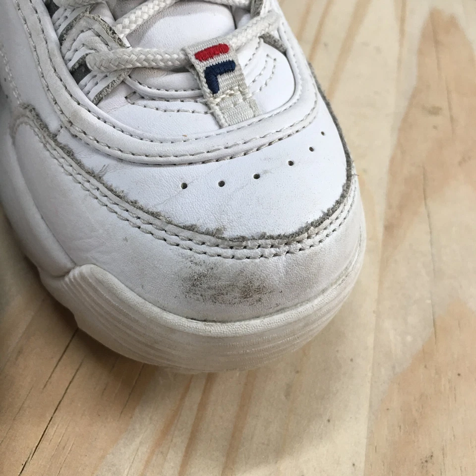 Fila Sneaker Womens 7.5 White Disruptor 2 Round Toe Laced Up Comfort Leather - Image 4 of 4