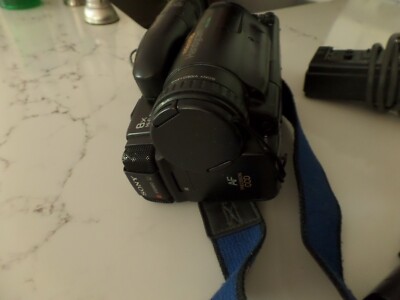 USED SONY CCD-TR705 CCD-TR705 Handicam HI8 Video Camera | eBay