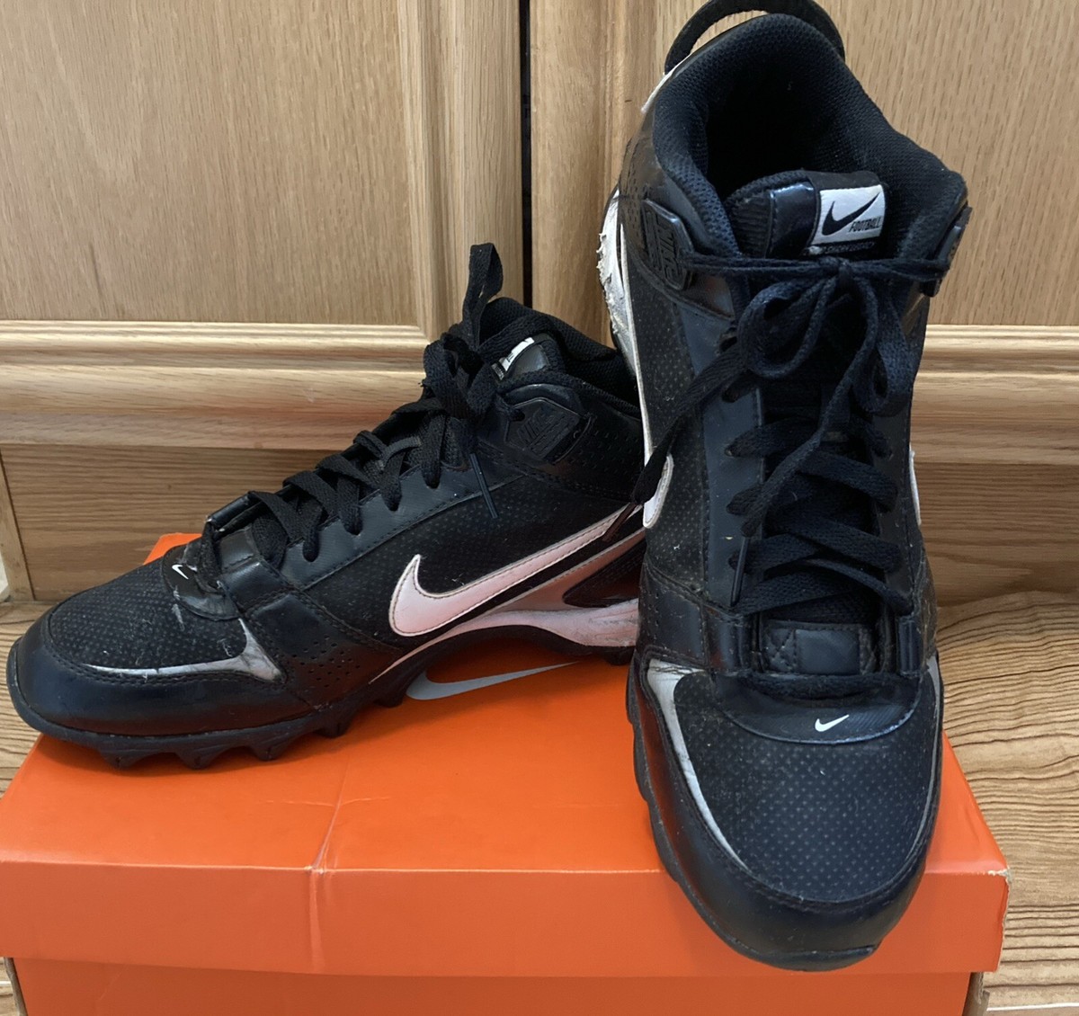 Nike Land Shark Legacy Football Cleats Mens Size Black White Shoes