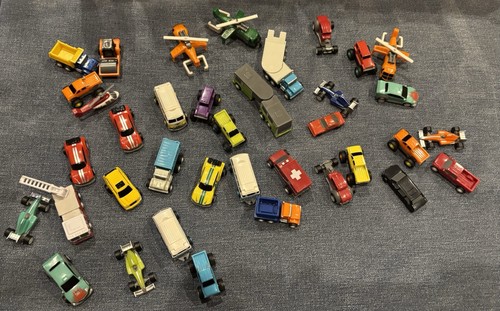 driven by battat Garages Cars Airplane Set Signs 125+ Pieces - Picture 5 of 6
