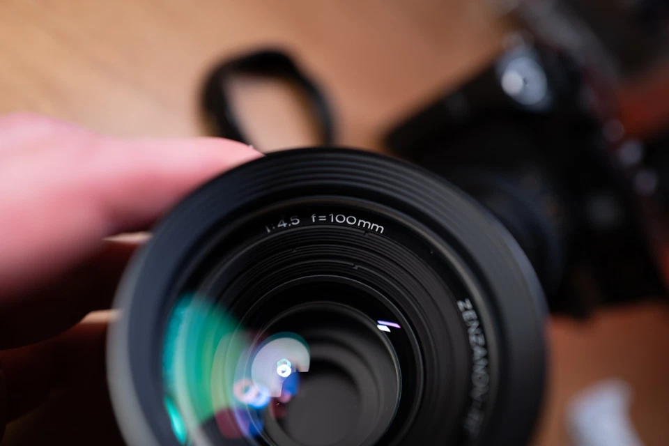 Cámara Bronica RF645 con lentes 65mm f/4 y 100mm f/4.5, ¡funcionando perfectamente!  Foto 4 de 4