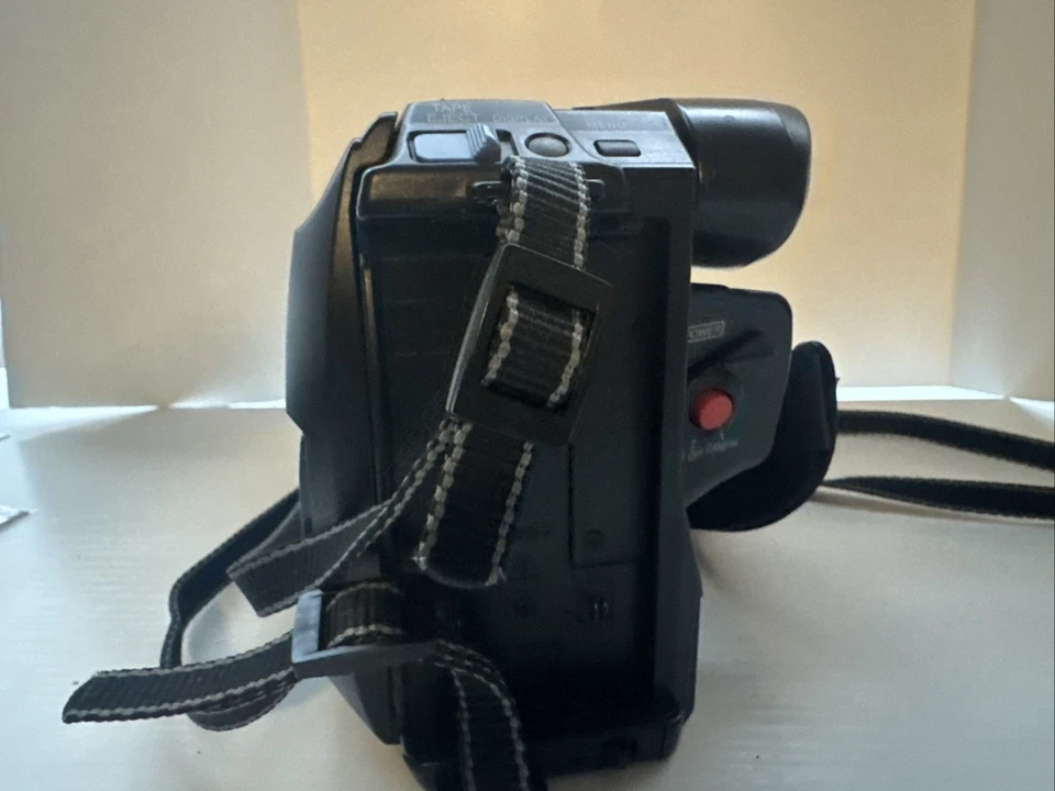 Quasar Palmcorder VM-D52 700x Digital Zoom Handycam Camcorder Untested- Unit Onl - Image 4 of 4