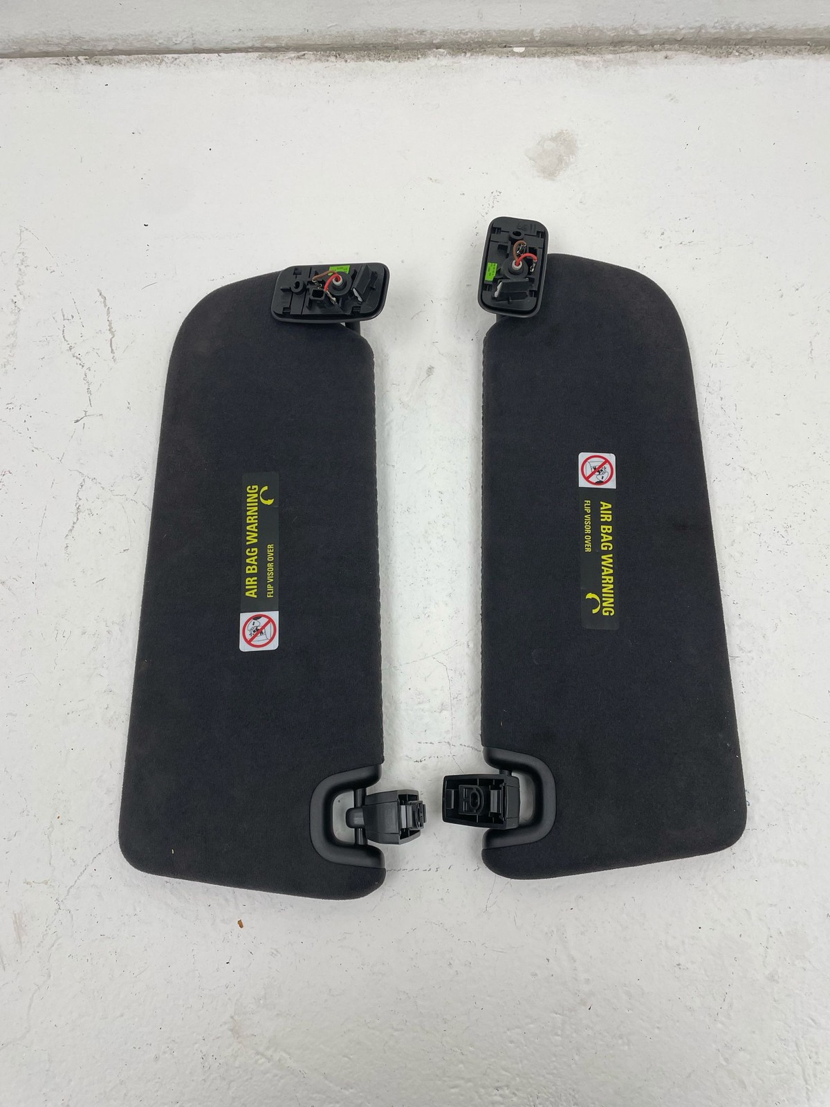 2015-2020 BENTLEY BENTAYGA OEM Sun Visor Shade Set Left & Right Black Suede