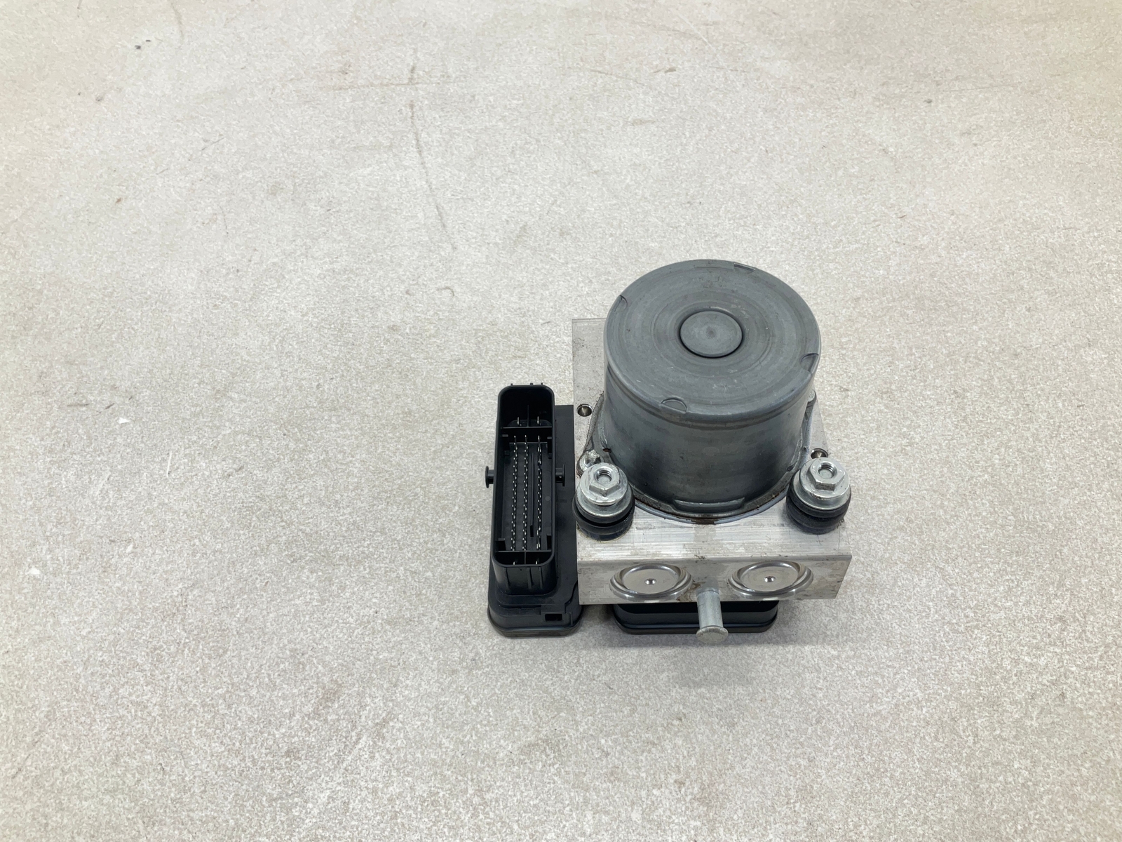 17-20 MASERATI Levante Anti-Lock Brake System ABS Pump